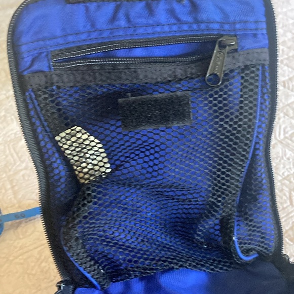 LLBean travel/cosmetic case - Picture 8 of 9